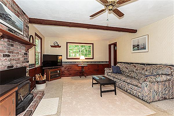 9 Hitchinpost Road Chelmsford, MA 01824 - Photo 6 of 30 Gallery Image 6