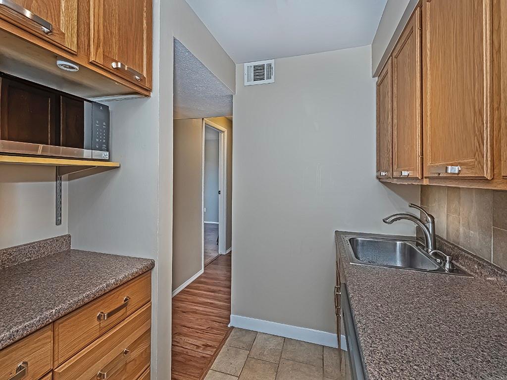 329 Ridge Point Circle, Unit B31 Bridgeville, PA 15017 - Photo 8 of 21