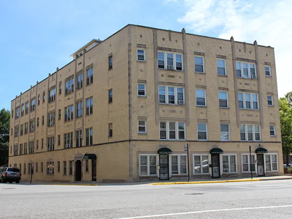 $1,075 | 7542 Adams Street, Unit 4M, Forest Park, IL 60130