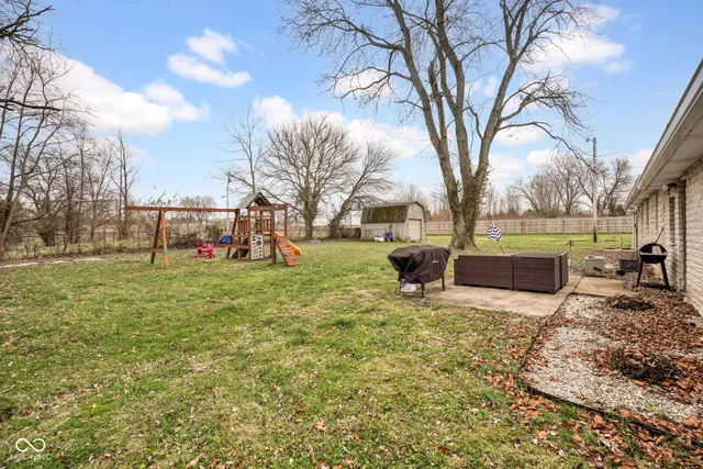 $260,000 | 3427 North East Street, Columbus, IN 47203