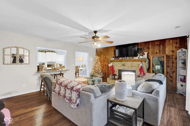 $260,000 | 3427 North East Street, Columbus, IN 47203