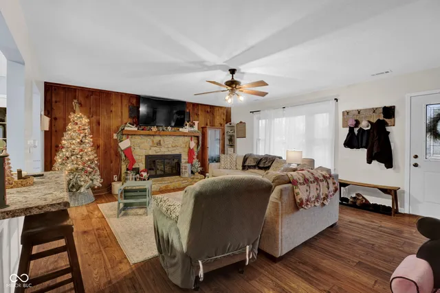 $260,000 | 3427 North East Street, Columbus, IN 47203