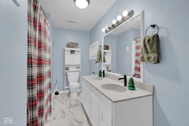 $260,000 | 3427 North East Street, Columbus, IN 47203