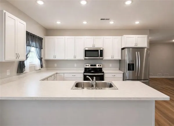 $355,000 | 30624 Porter Drive, Maryville, MO 64468
