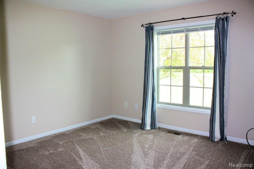 222 Holmes Road Allenton, MI 48002 - Photo 24 of 33