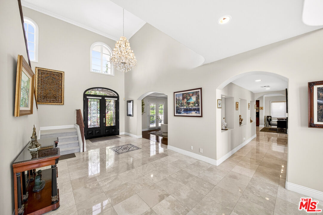 22355 South Summit Ridge Circle Chatsworth, CA 91311 - Photo 10 of 75