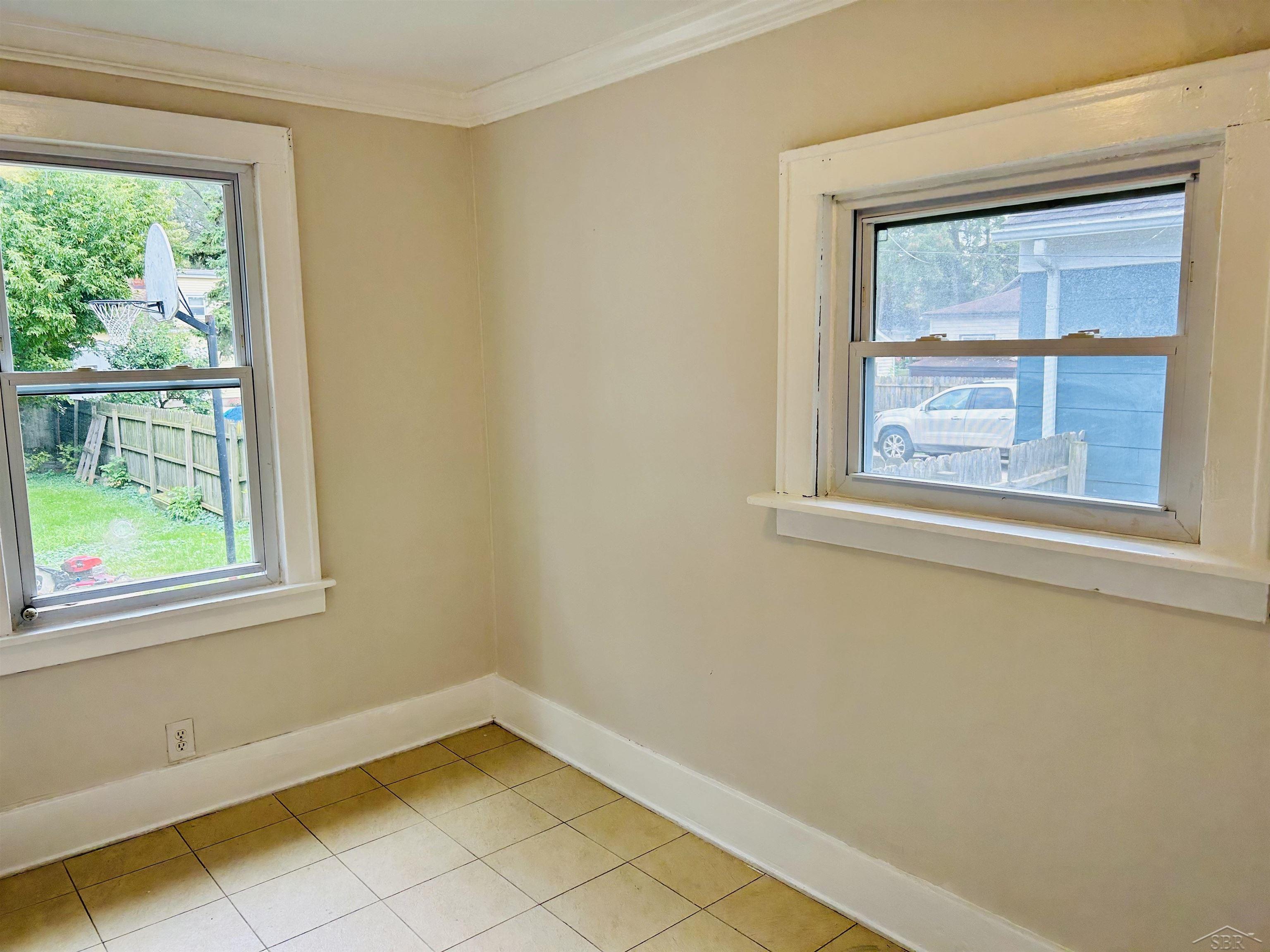 709 Stanton Street Bay City, MI 48708 - Photo 18 of 38 50123584-17.JPG