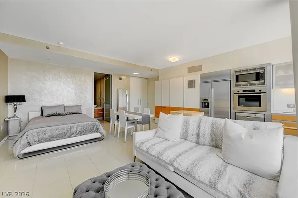 $2,500 | 3726 South Las Vegas Boulevard, Unit 2007, Las Vegas, NV 89158