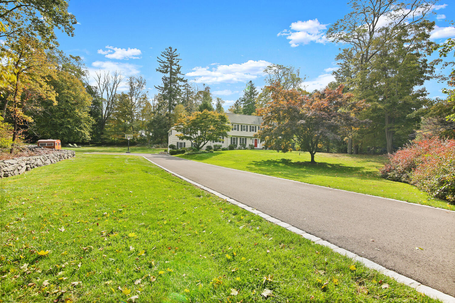 57 Laurel Road New Canaan, CT 06840 - Photo 25 of 29 Belgium Block Driveway