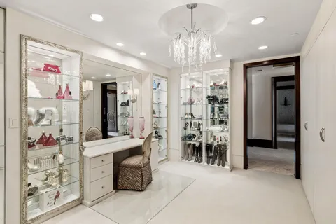 a view of entryway and hall