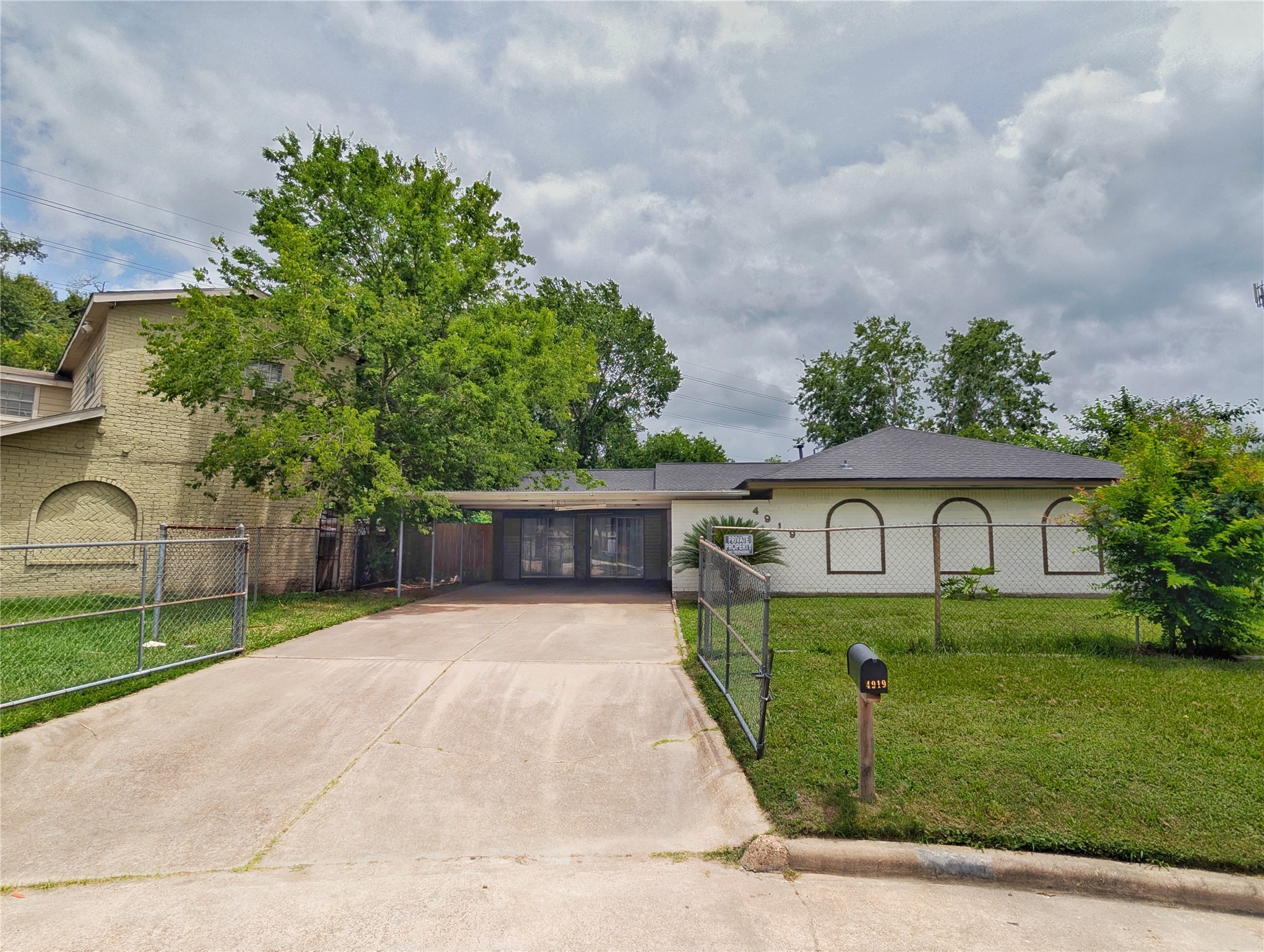 4919 Connorvale Road Houston, TX 77039 - Photo 2 of 32