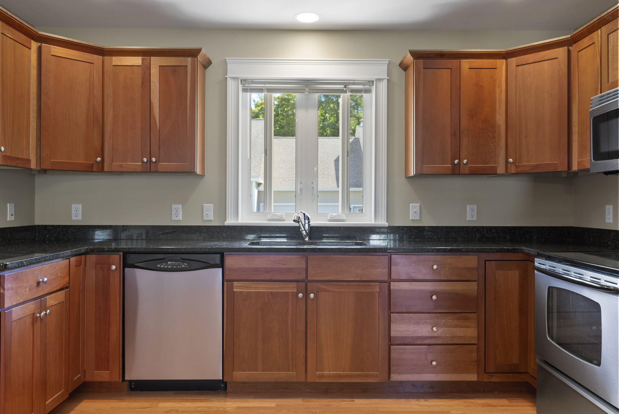 24 Sand Point Lane, Unit 24 Cumberland Foreside, ME 04110 - Photo 9 of 40 19-web-or-mls-DSC01383