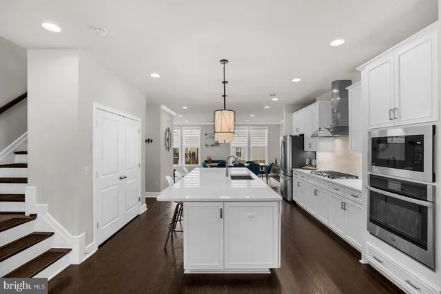 $859,000 | 23049 Cottonwillow Square, Brambleton, VA 20148