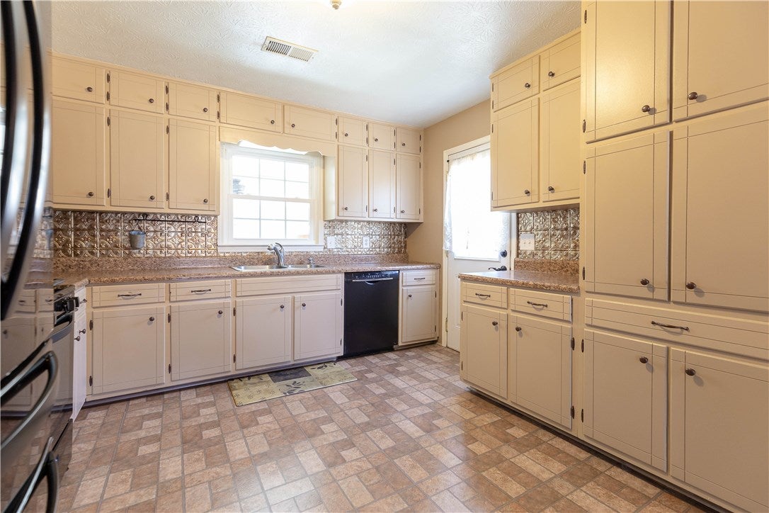 141 Ridge Road Seale, AL 36875 - Photo 15 of 39 Gallery Image 15