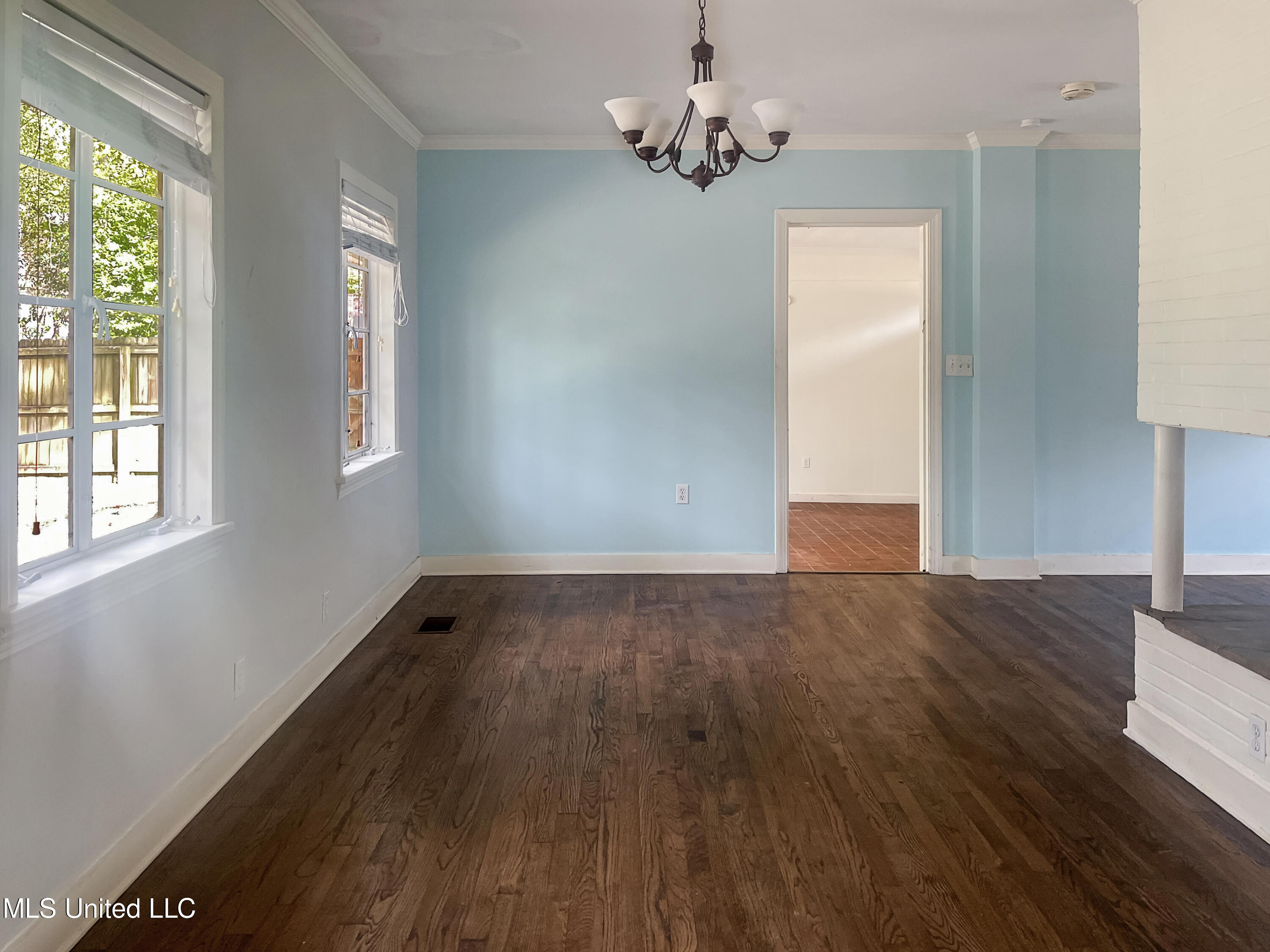 1078 Meadowbrook Road Jackson, MS 39206 - Photo 3 of 14 IMG_4975