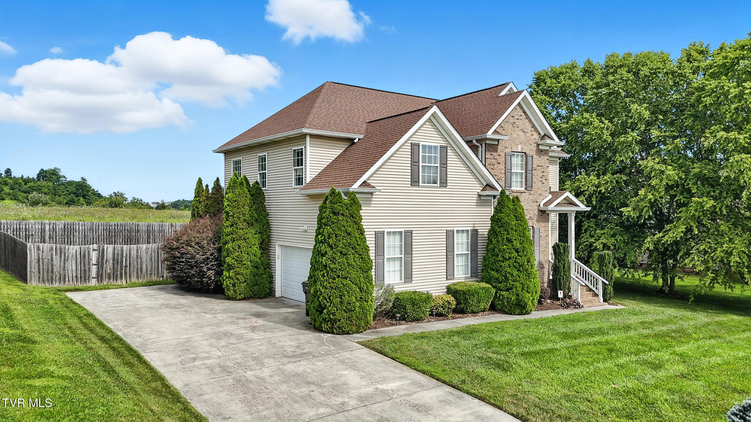 118 Ridgeview Meadows Drive Johnson City, TN 37615 - Photo 3 of 55 3_010_dji_20250715104002_0048_d