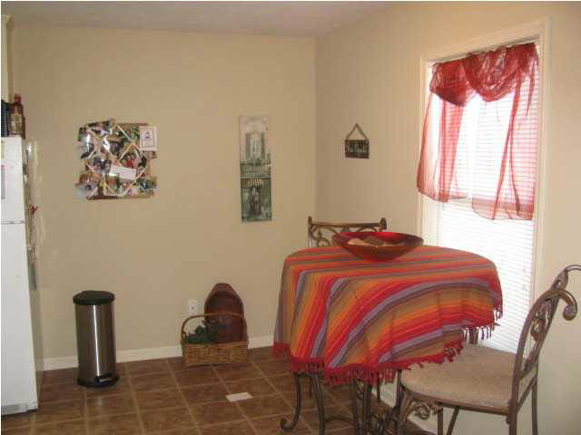 904 Cleary Road, Unit 10 Florence, MS 39073 - Photo 10 of 17 Typical dining room