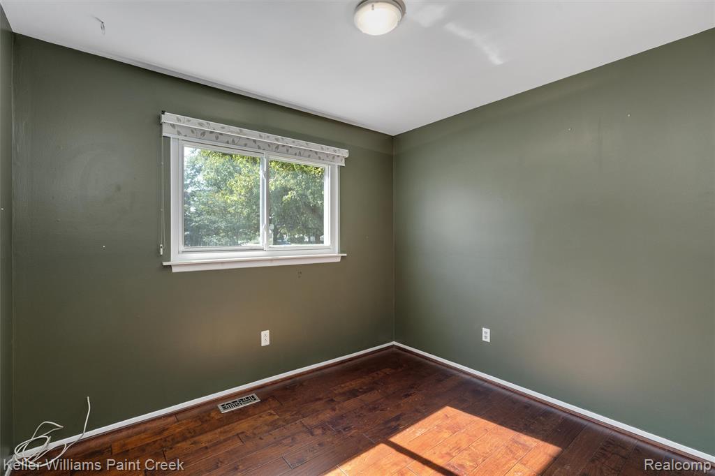 800 Lockwood Road Royal Oak, MI 48067 - Photo 16 of 27 Gallery Image 16