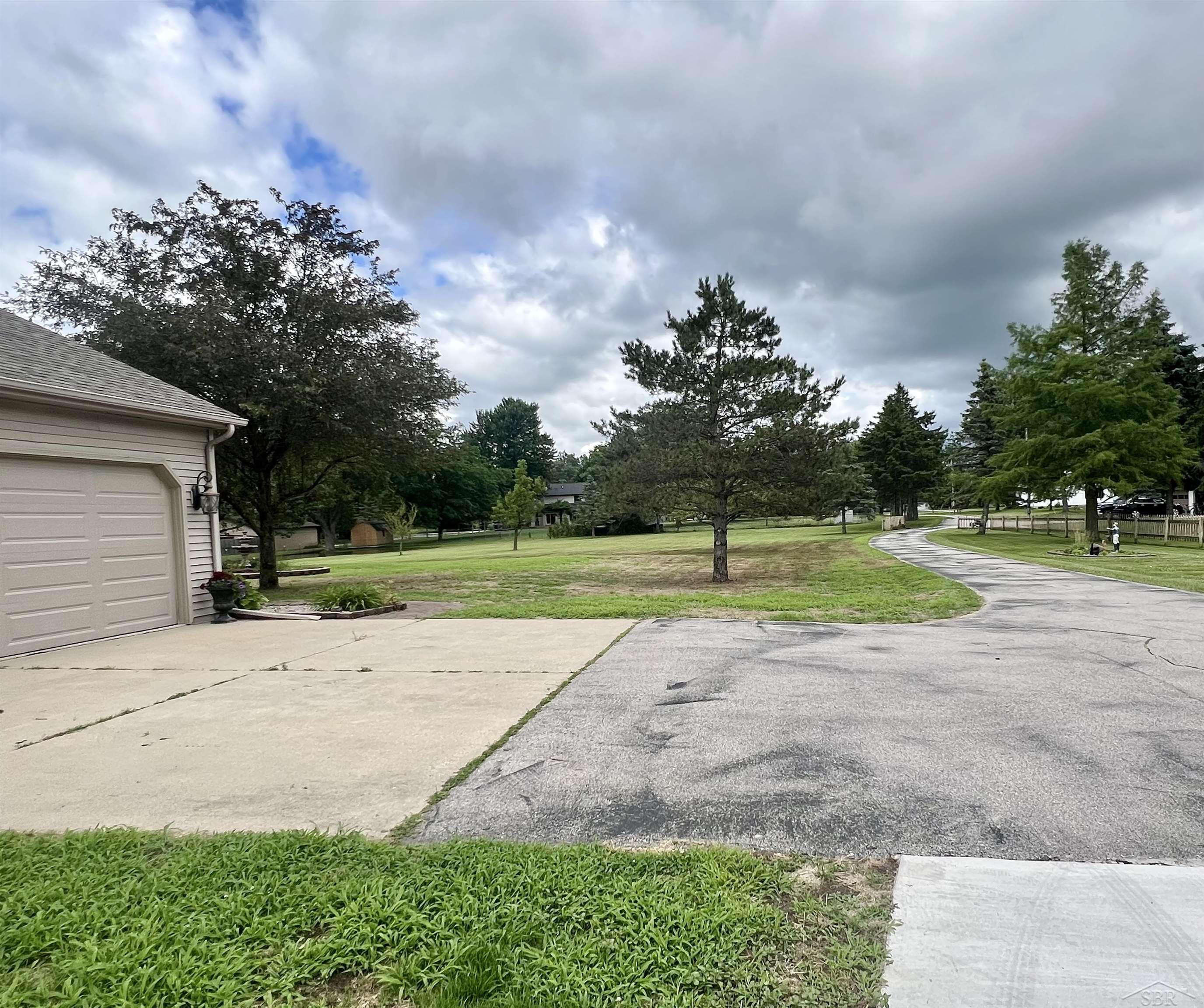 3841 Hackett Road Saginaw, MI 48603 - Photo 42 of 44 50145326-08d79b3c-1d6d-4f5c-86a2-cd3108511633.JPG