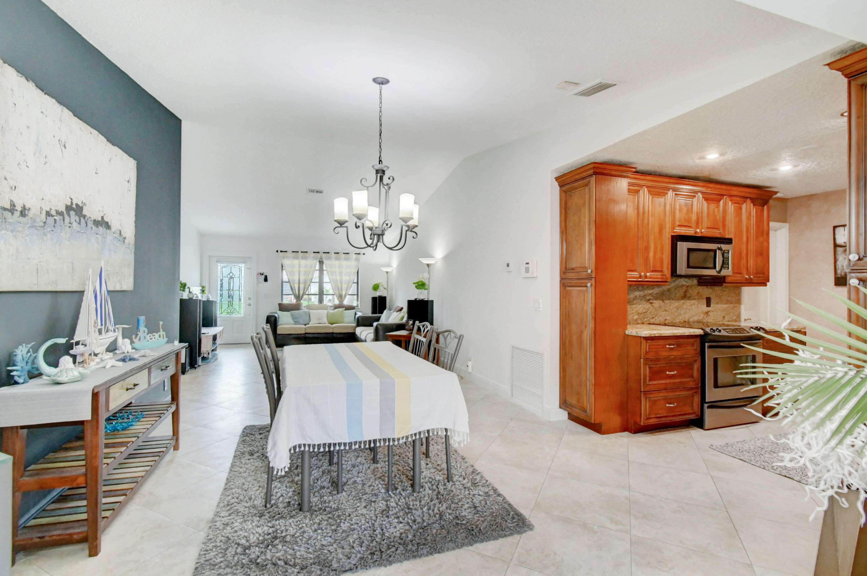 5138 Oak Hill Road Delray Beach, FL 33484 - Photo 24 of 58 Dining Area