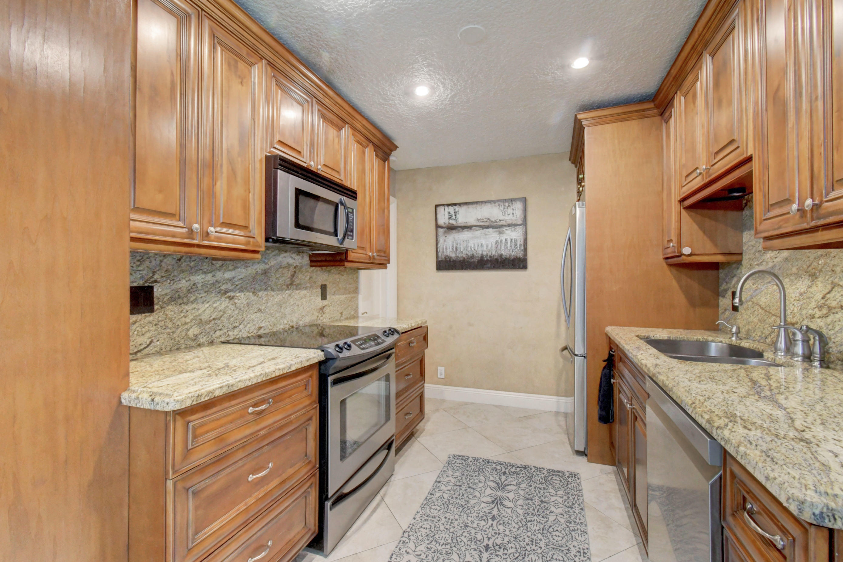 5138 Oak Hill Road Delray Beach, FL 33484 - Photo 25 of 58 Kitchen