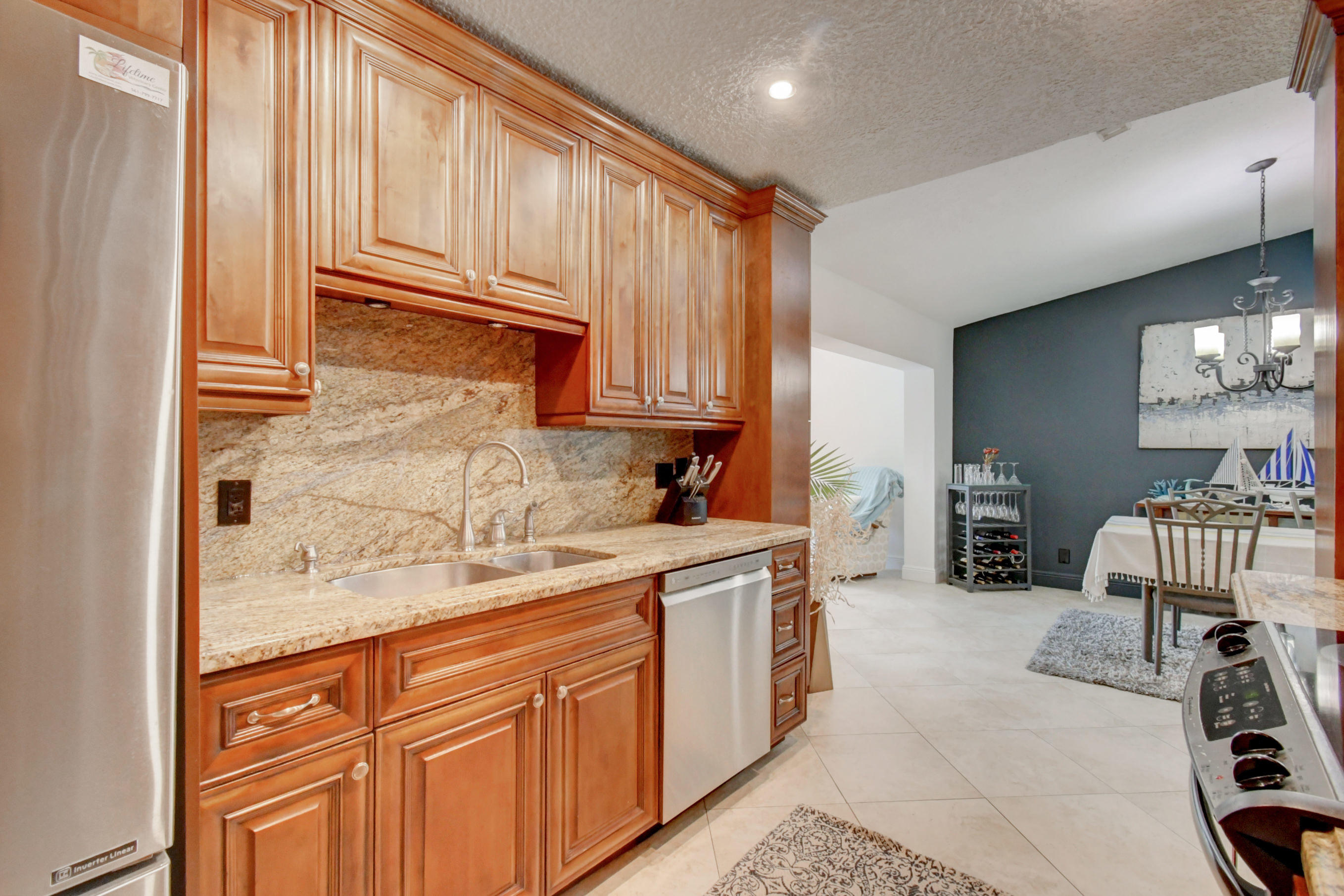 5138 Oak Hill Road Delray Beach, FL 33484 - Photo 28 of 58 Kitchen