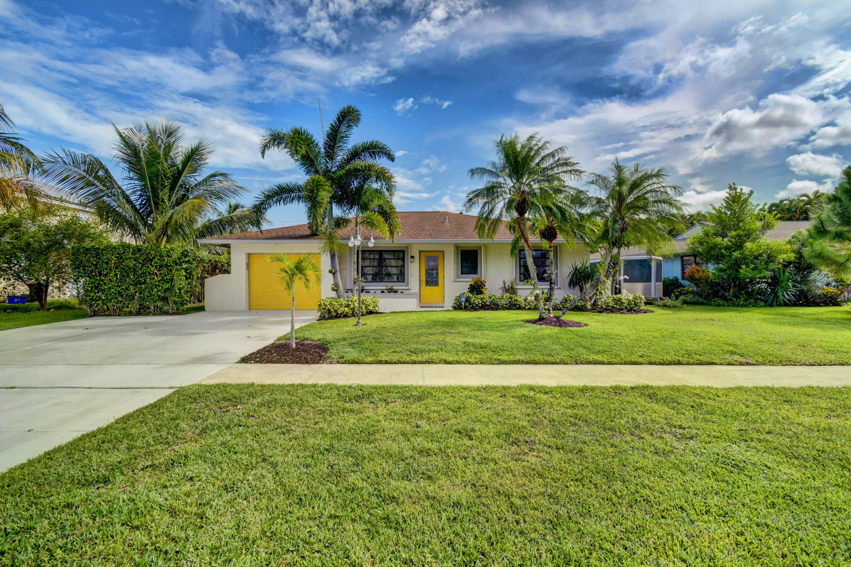 5138 Oak Hill Road Delray Beach, FL 33484 - Photo 4 of 58 Exterior Front