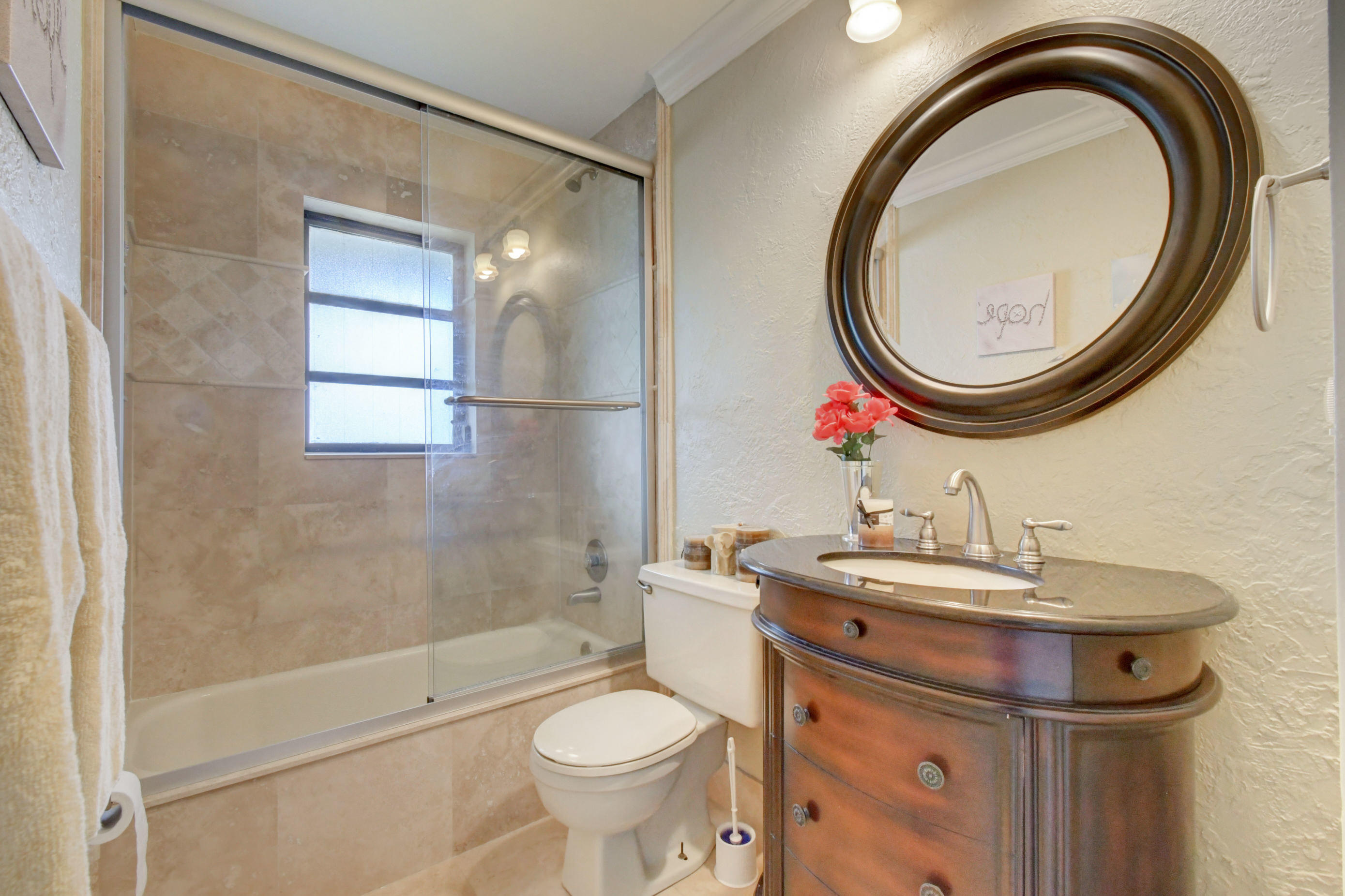 5138 Oak Hill Road Delray Beach, FL 33484 - Photo 42 of 58 2nd Bathroom