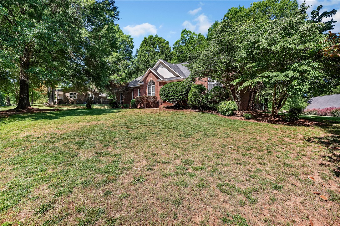100 Regent Road Anderson, SC 29621 - Photo 3 of 38
