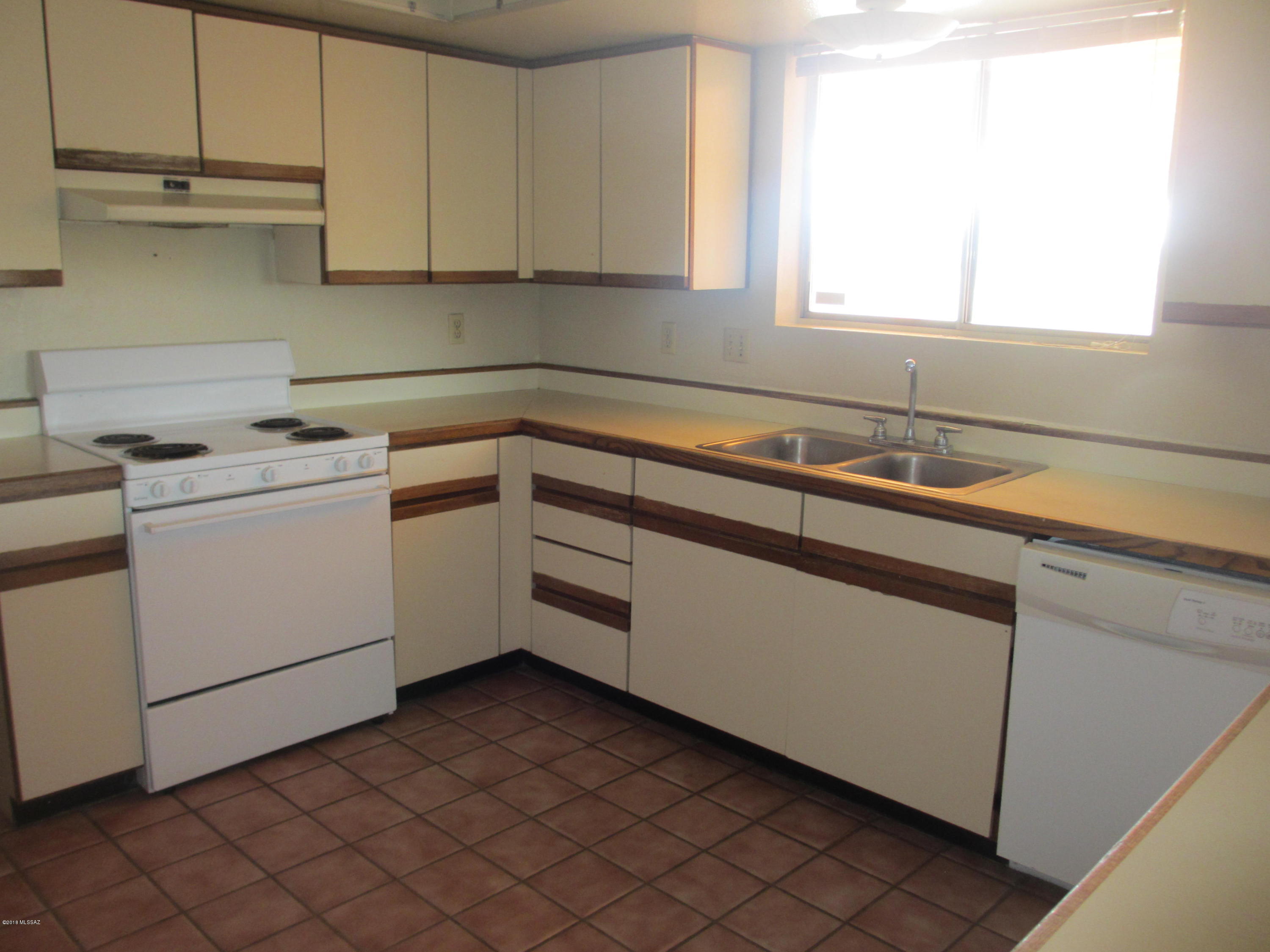 1248 Circulo Aguilar Rio Rico, AZ 85648 - Photo 21 of 41