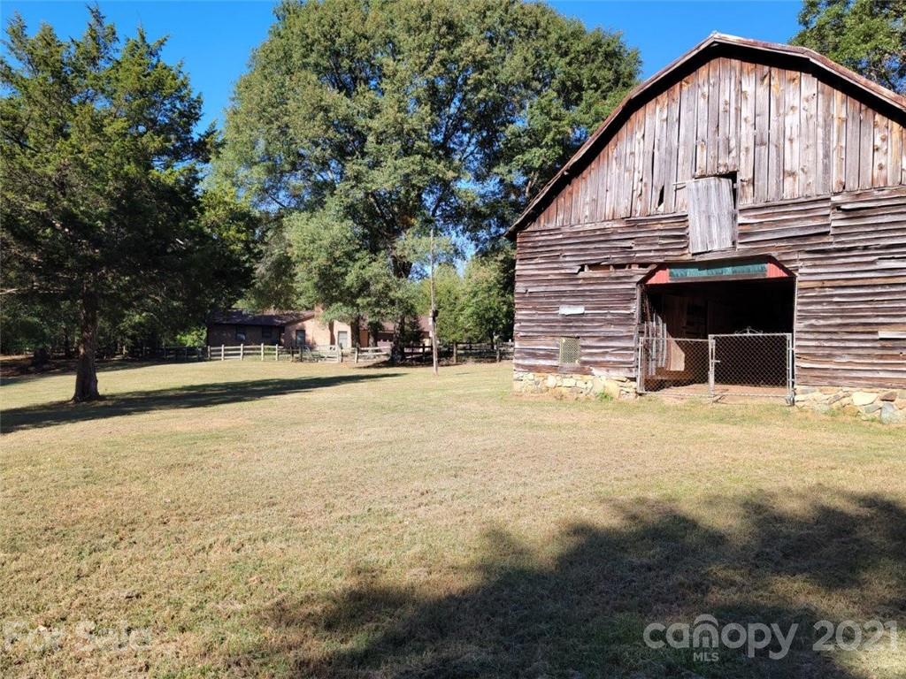 2401 Primm Road Charlotte, NC 28216 - Photo 38 of 46 Gallery Image 38