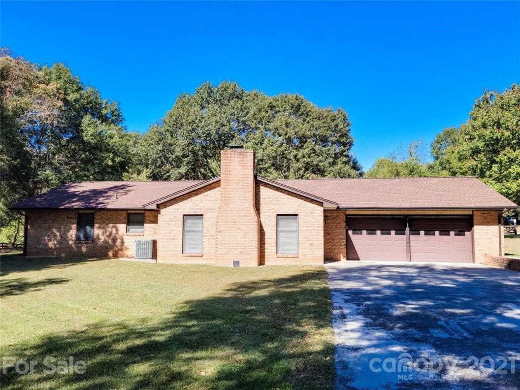 2401 Primm Road Charlotte, NC 28216 - Photo 5 of 46 Gallery Image 5