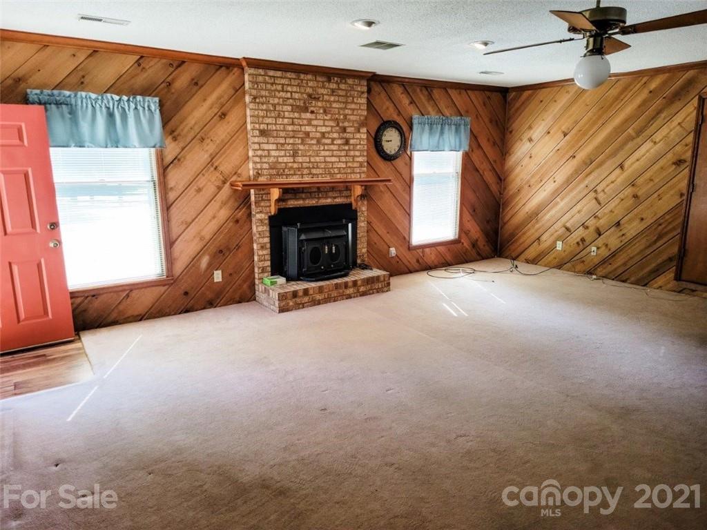 2401 Primm Road Charlotte, NC 28216 - Photo 8 of 46 Gallery Image 8