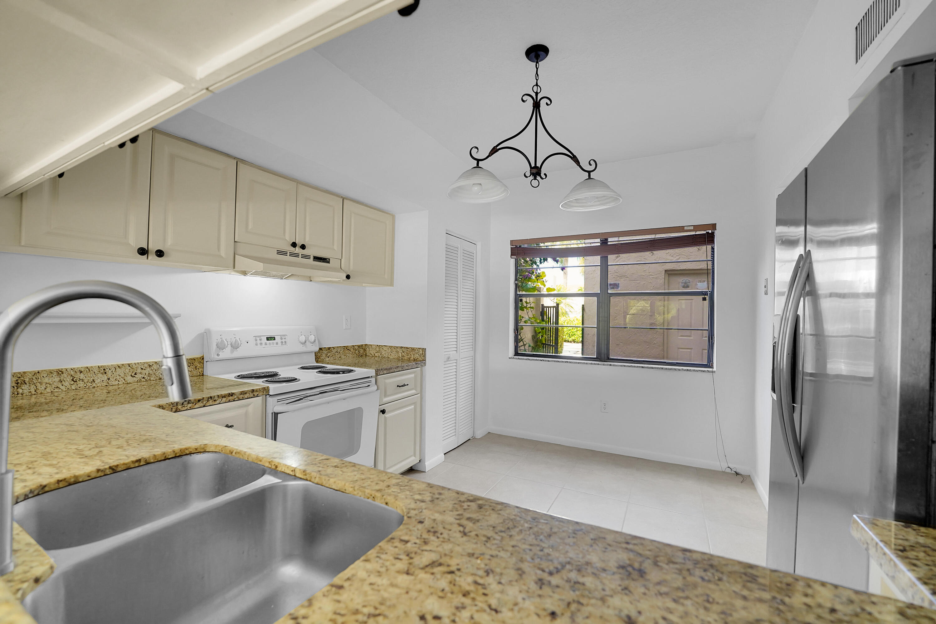 6654 Villa Sonrisa Drive, Unit 412 Boca Raton, FL 33433 - Photo 32 of 64 DSC08182