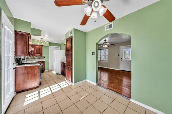 $200,000 | 1112 East Mitchell Street, Arlington, TX 76010
