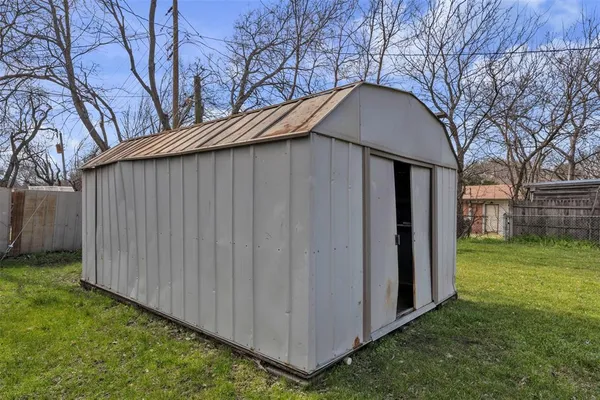 $200,000 | 1112 East Mitchell Street, Arlington, TX 76010