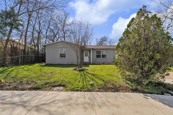 $200,000 | 1112 East Mitchell Street, Arlington, TX 76010