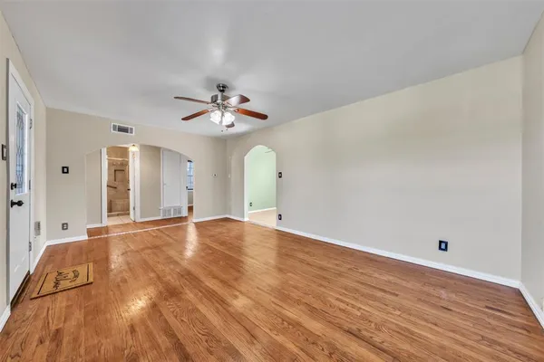 $200,000 | 1112 East Mitchell Street, Arlington, TX 76010