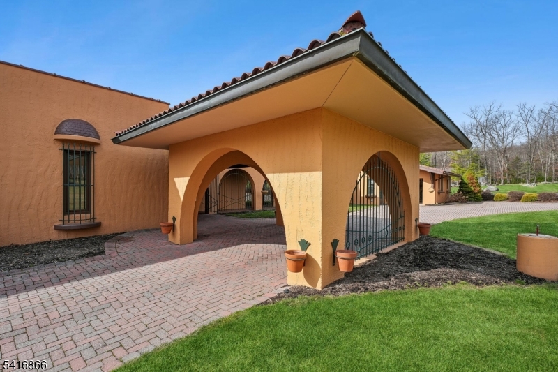 9 Jonathan Smith Road Morristown, NJ 07960 - Photo 2 of 50