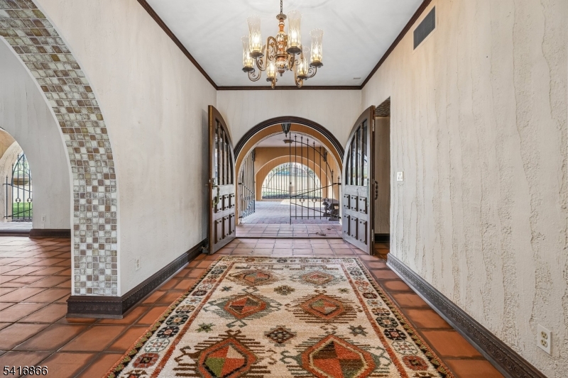 9 Jonathan Smith Road Morristown, NJ 07960 - Photo 6 of 50