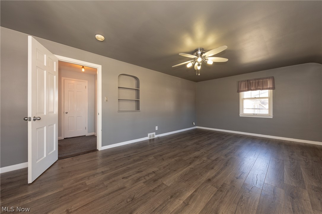 4960 Farnhurst Road Cleveland, OH 44124 - Photo 18 of 25