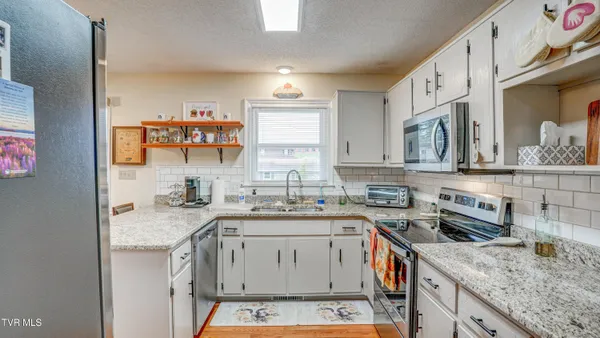 $289,900 | 415 Heritage Drive, Bristol, VA 24201