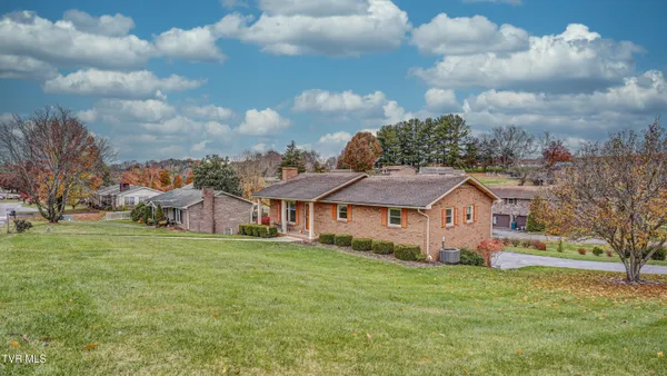 $289,900 | 415 Heritage Drive, Bristol, VA 24201