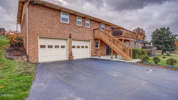 $289,900 | 415 Heritage Drive, Bristol, VA 24201