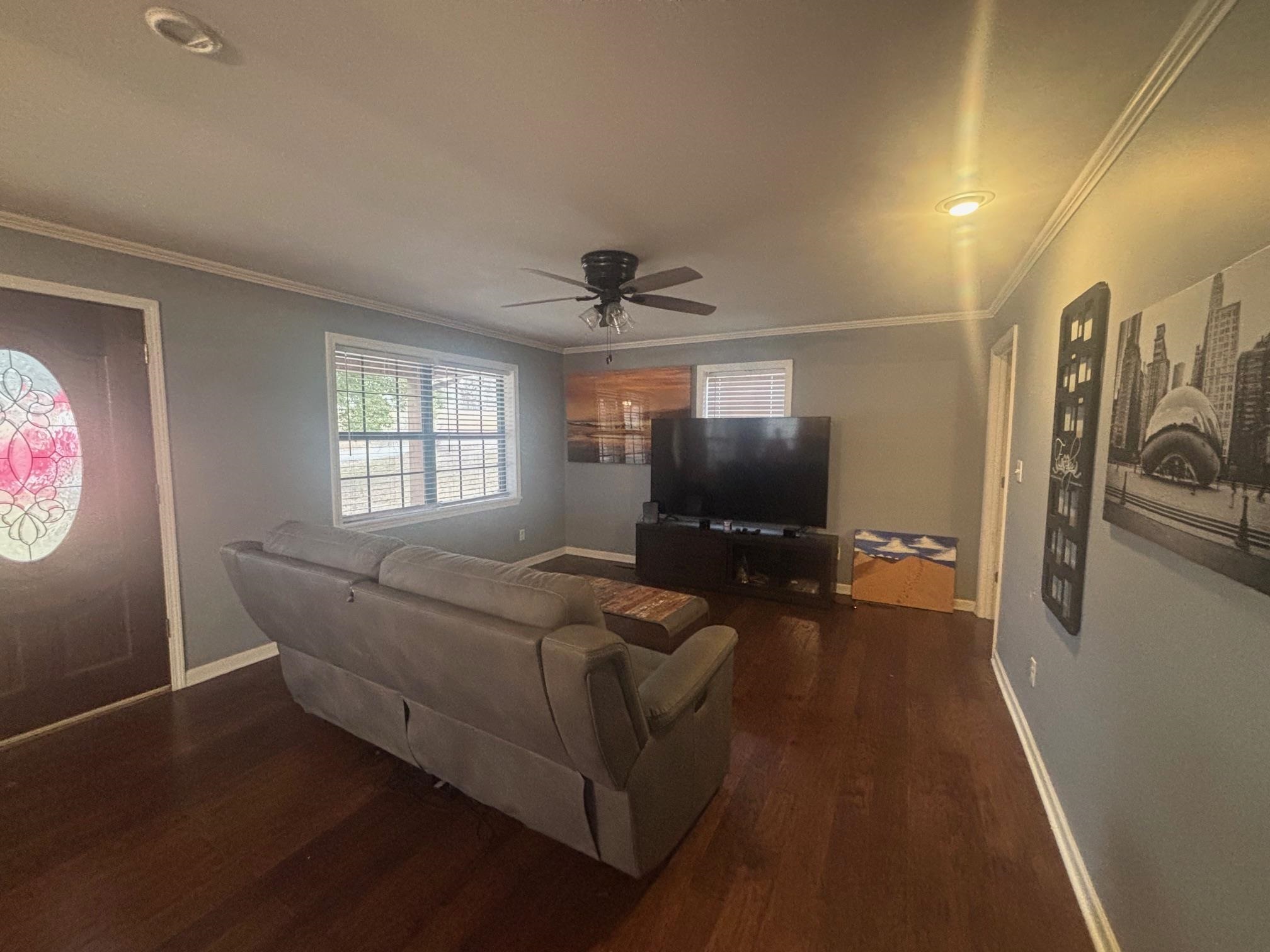 2 Cr 198 Road Iuka, MS 38852 - Photo 17 of 24 a living room with furniture and a flat screen tv