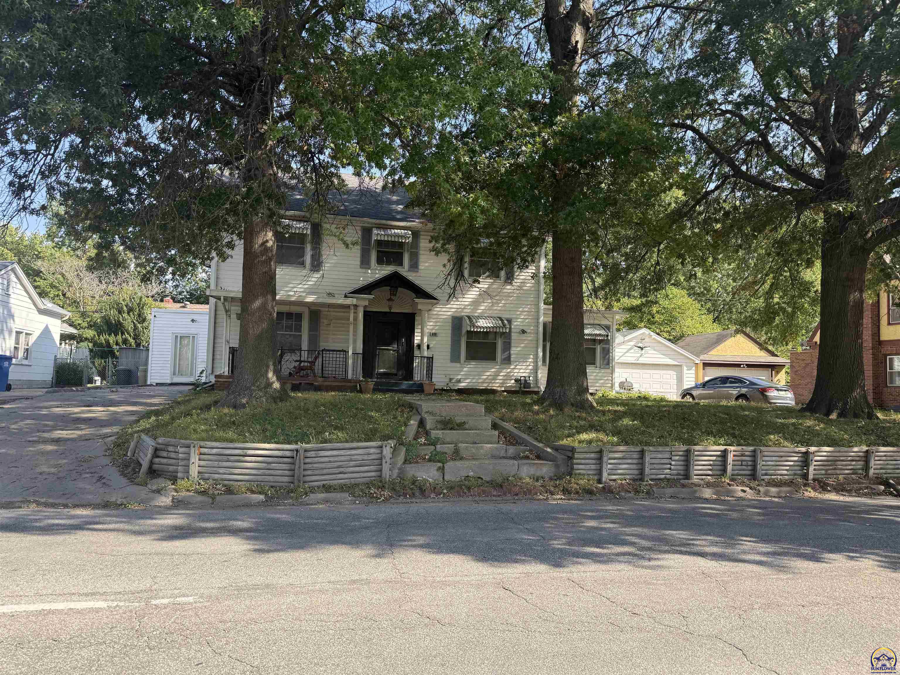 906 Southwest Gage Boulevard Topeka, KS 66606 - Photo 1 of 1