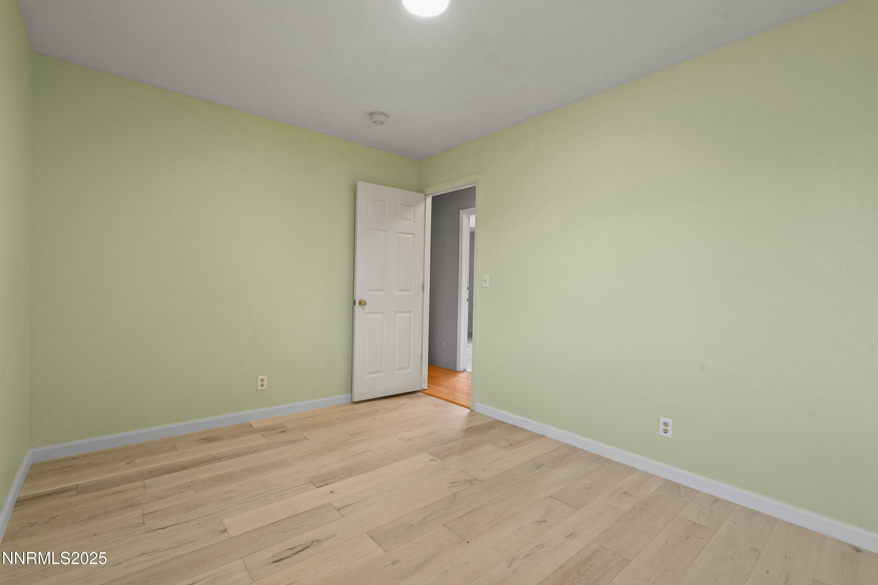 997 Ridgeview Drive Carson City, NV 89705 - Photo 19 of 32 a view of an empty room