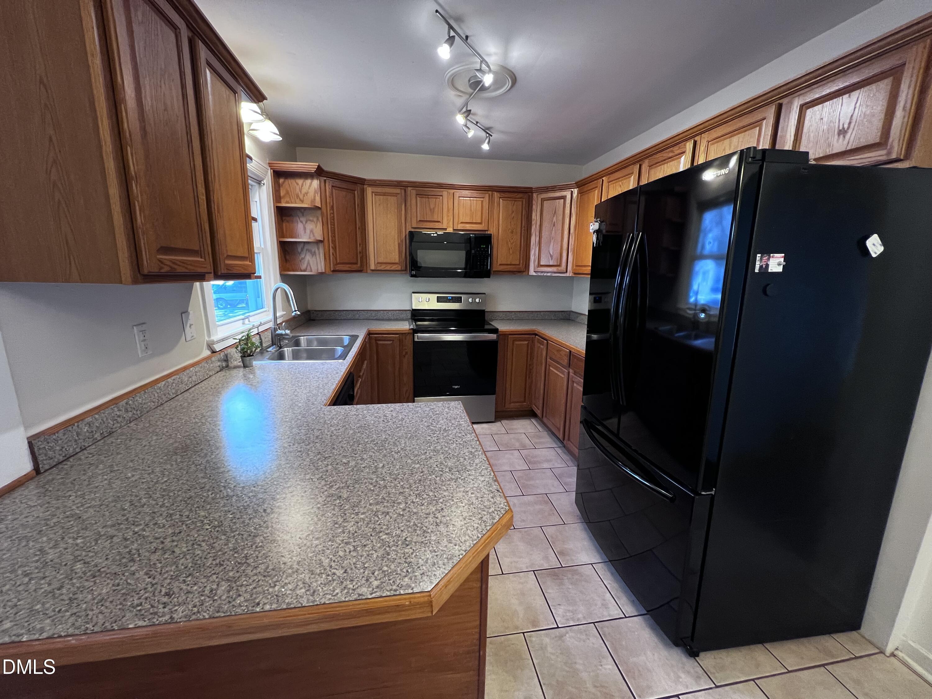 2421 Banner Street Durham, NC 27704 - Photo 6 of 18 IMG_3984