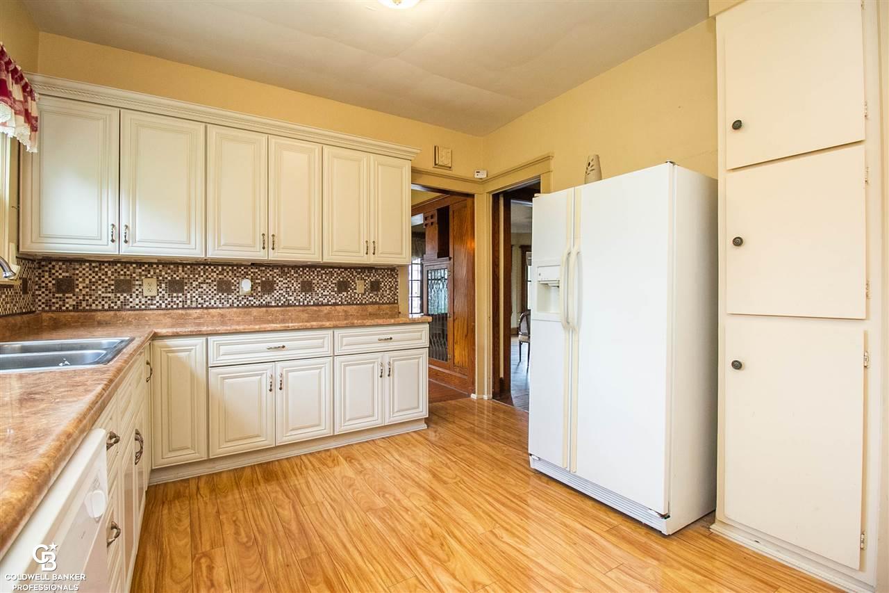 6070 Chicago Road Warren, MI 48092 - Photo 15 of 44 50017925-14.JPG