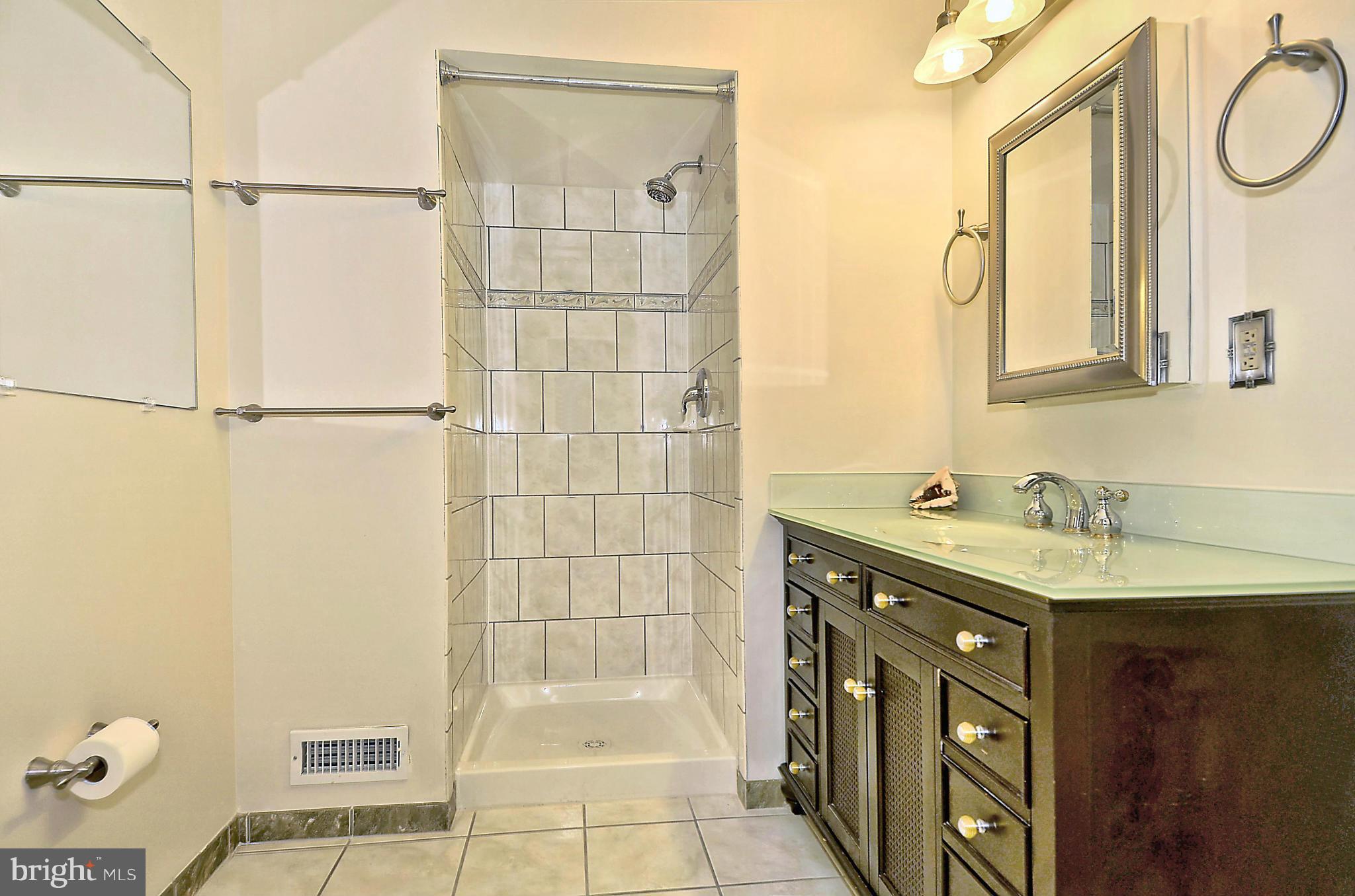 3721 Ferrara Drive Silver Spring, MD 20906 - Photo 12 of 30 Bath (Master)